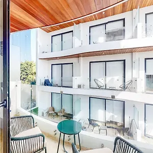 menesse-midtown-2-unit-208.allrivieramayahotels.com/